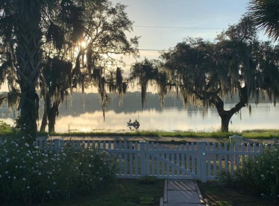 Charming 1935 Florida Cottage Overlooking Lake Tulane Avon Park Exterior photo